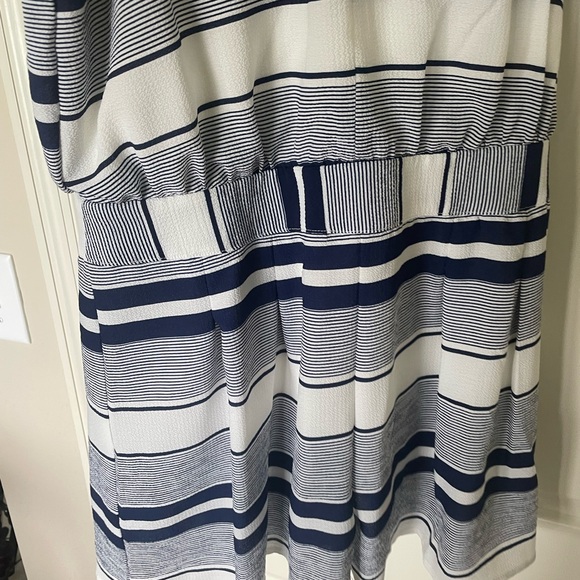 Beautiful striped romper - Picture 2 of 6